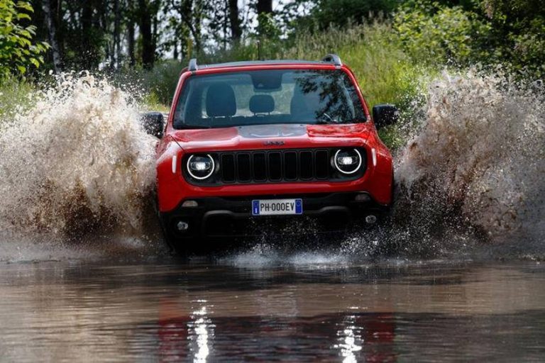 Jeep Renegade und Compass PHEV, Fiat 500 E Carmada