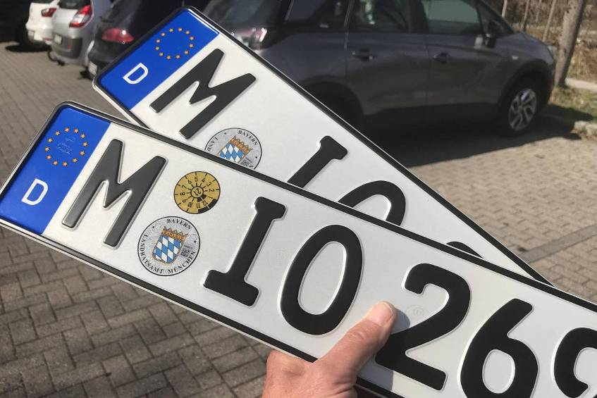 Corona sorgte für Warteschleife bei der Kfz-Zulassung Schon vor Corona waren die Kfz-Zulassungstellen langsam. Jetzt sind wochenlange Wartezeiten normal.
