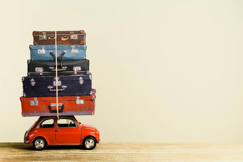 Gepäck und Zuladung: So schnell wiegt Ihr Auto zu viel Alle Koffer rein und los? Das kann gefährlich werden. weil einige Autos sehr schnell überladen sind.