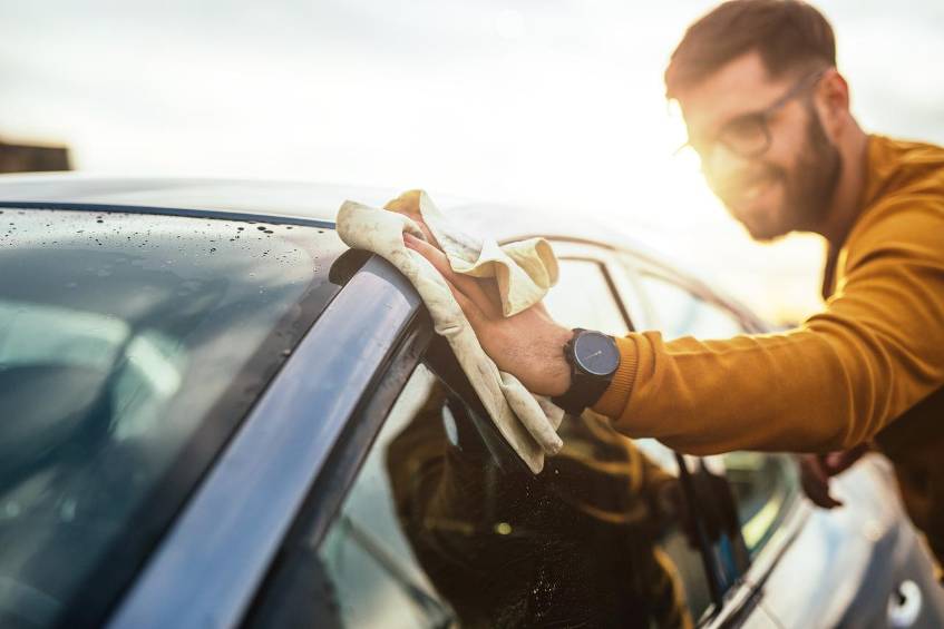 Die schlimmsten Todsünden bei der Autopflege Nicht jede Art von Pflege ist gut für Ihr Fahrzeug. Was Sie ab jetzt unbedingt lassen sollten.