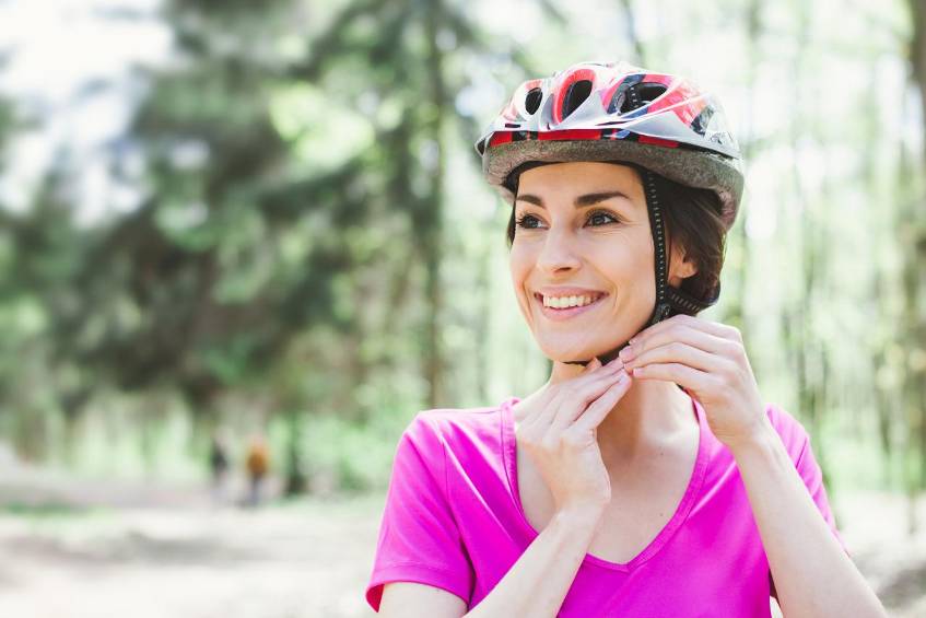 Umfrage: Die meisten Deutschen wollen die Helmpflicht für Radfahrer Eine Helmpflicht kann Leben retten. Das haben die Deutschen vor allem für E-Bikes auch erkannt.