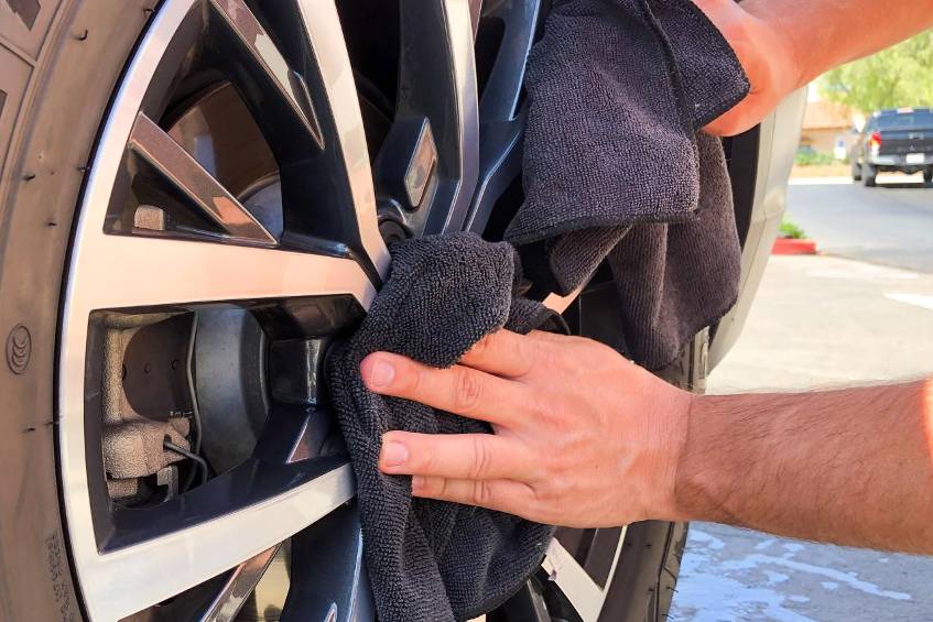 Die besten Tipps zur Felgenreinigung Sauber glänzende Felgen werten jedes Auto auf. Doch wie bekommen Sie das beste Ergebnis hin?