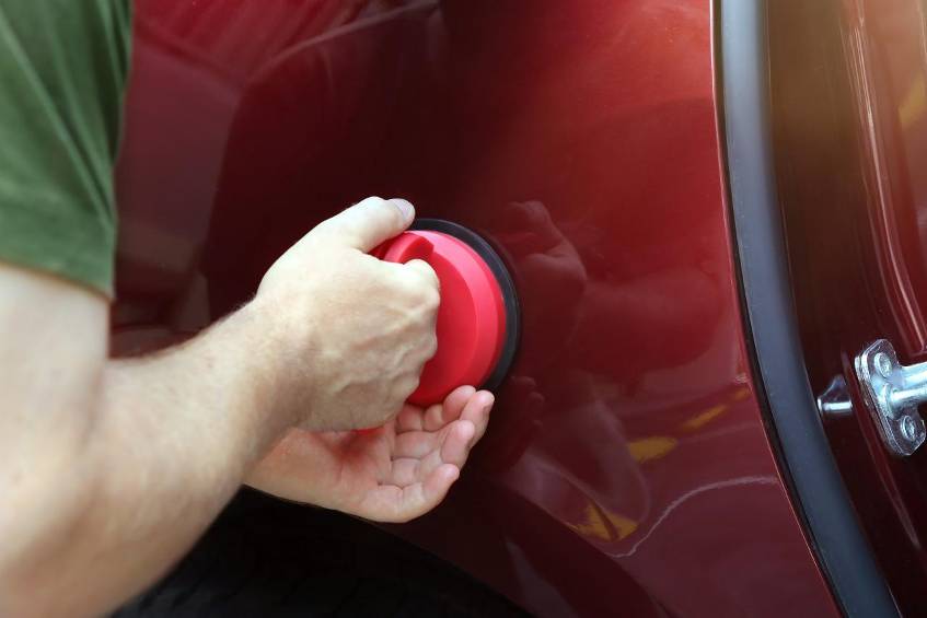 Auto-Dellen ausbessern: Mit Wasser und Saugnapf soll es gelingen