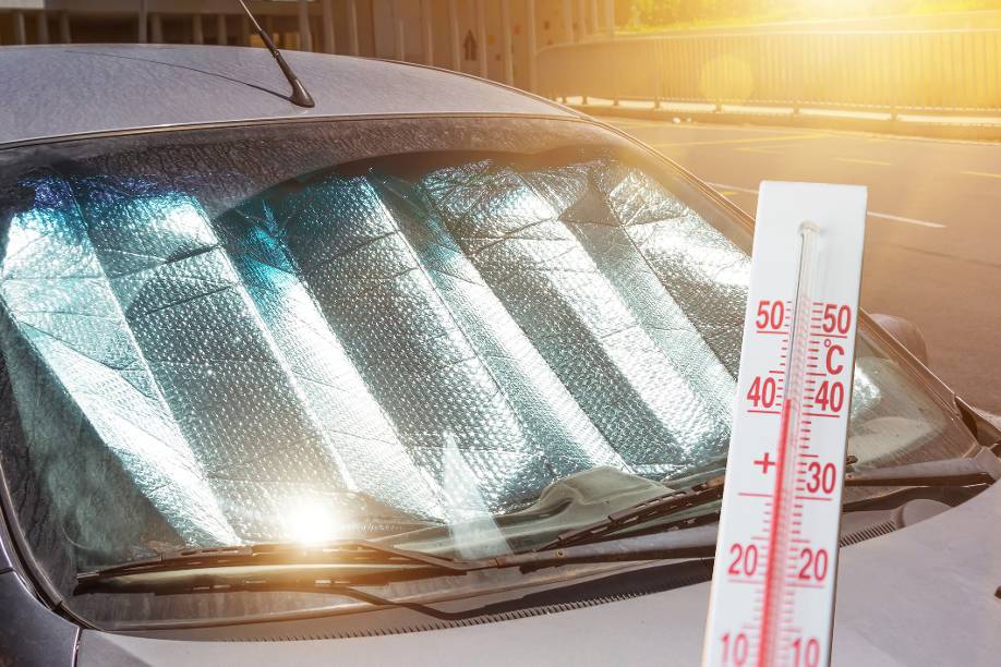Wie Sie die Elektronik im Auto vor der Sommerhitze schützen können -  Carmada - Fuhrparkmanagement in der Cloud