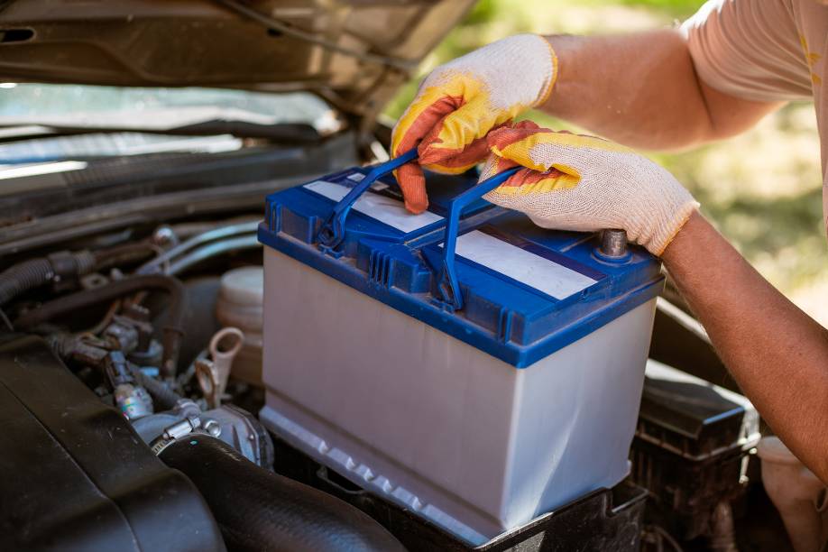 Autobatterie: Pflege-Tipps bei Kälte - AUTO BILD